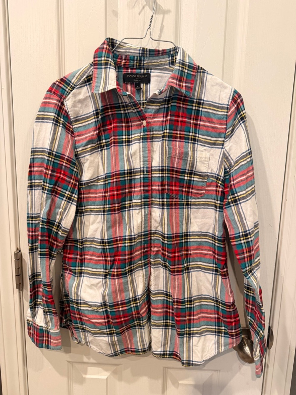 Banana Republic Women’s Red, White & Blue Plaid Button-Down Shirt